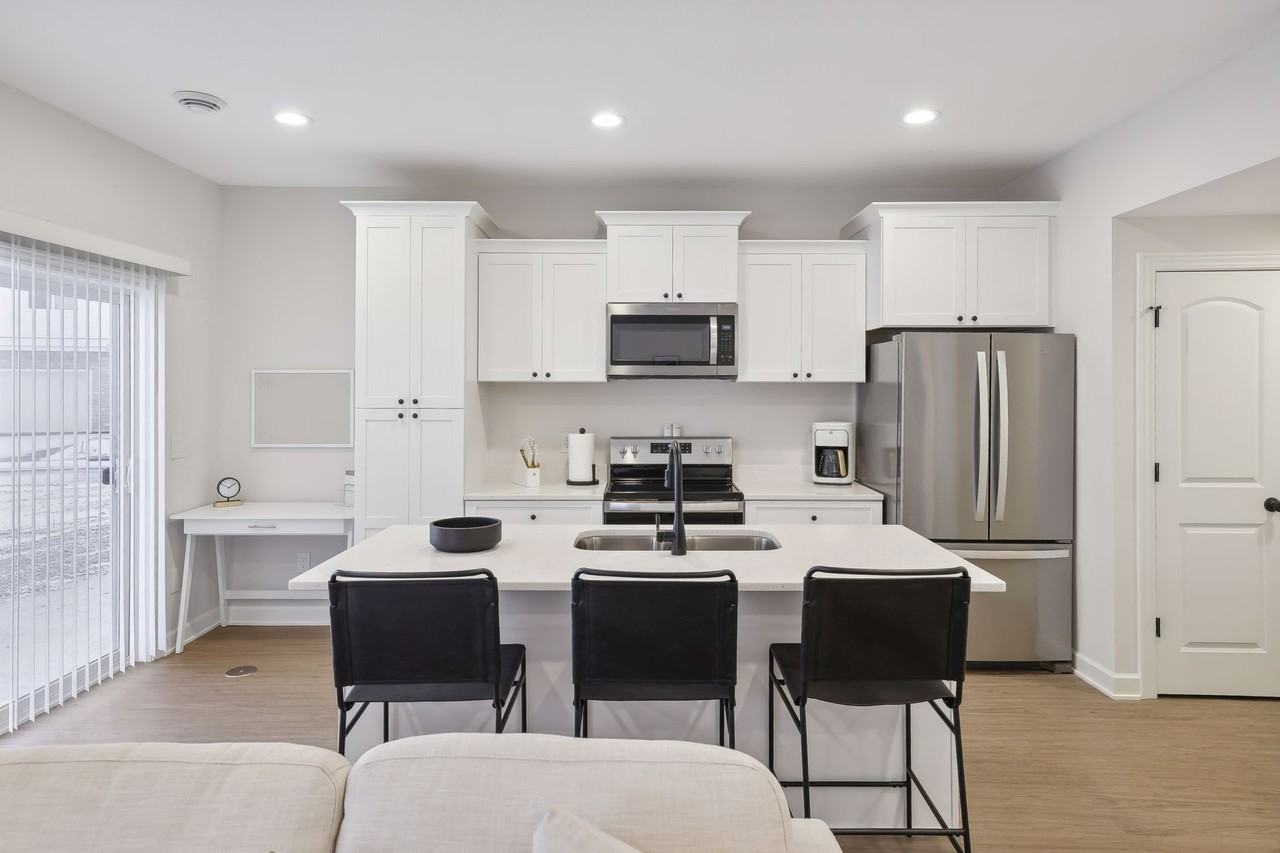 816 Dailey Place - Photo 2 of 35