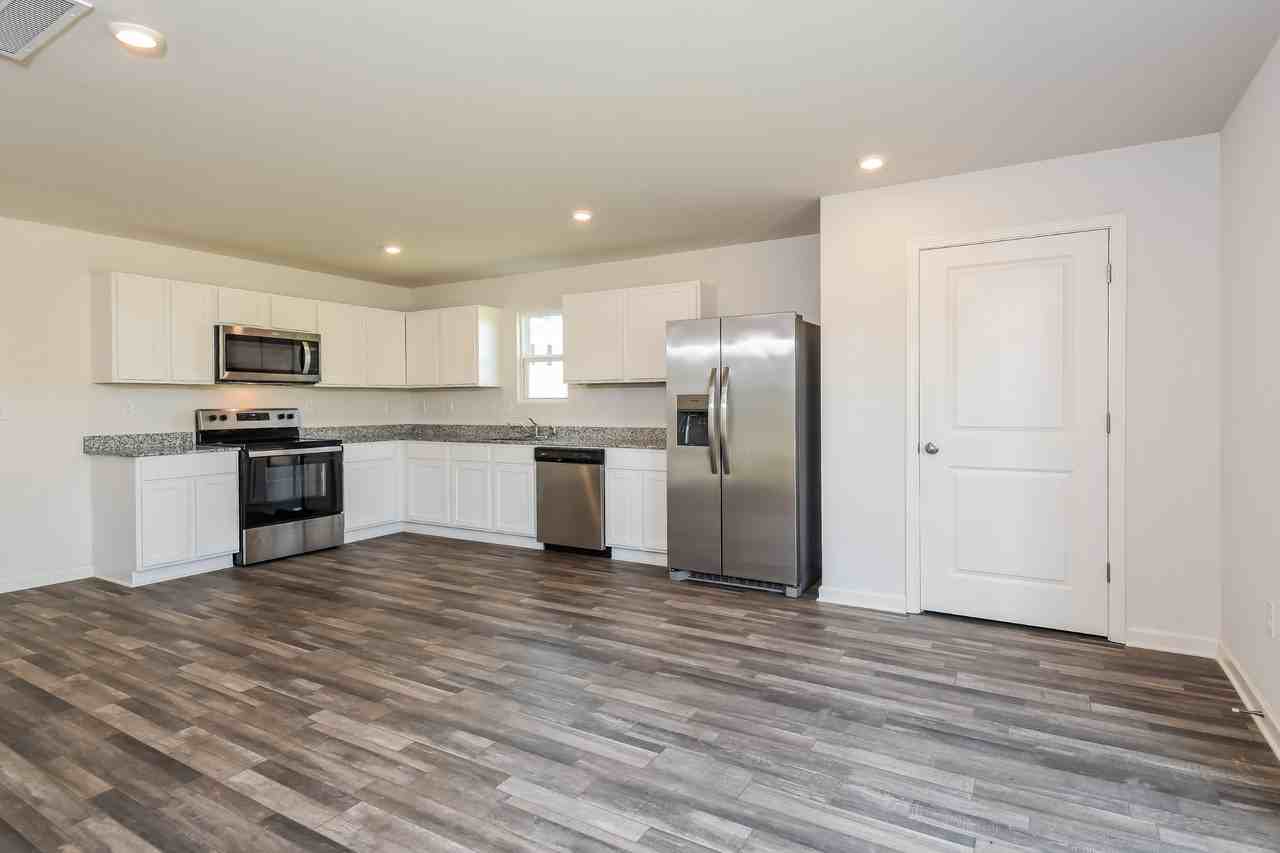 101 Radford Ct - Photo 7 of 16