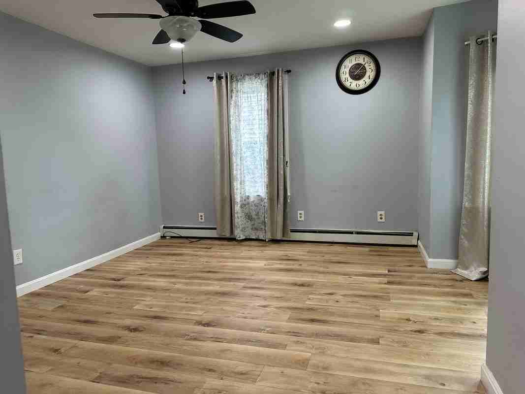 52 Union St - Photo 3 of 5