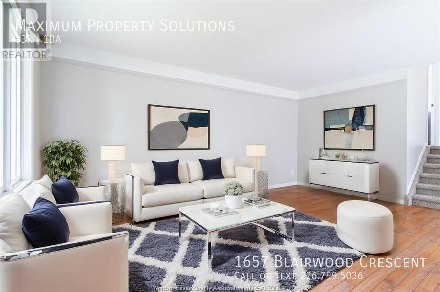 1657 Blairwood Cres - Photo 3 of 50