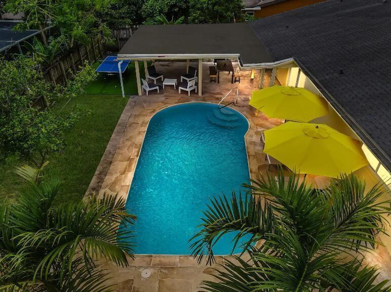 3310 Nw 64th St - Photo 3 of 20