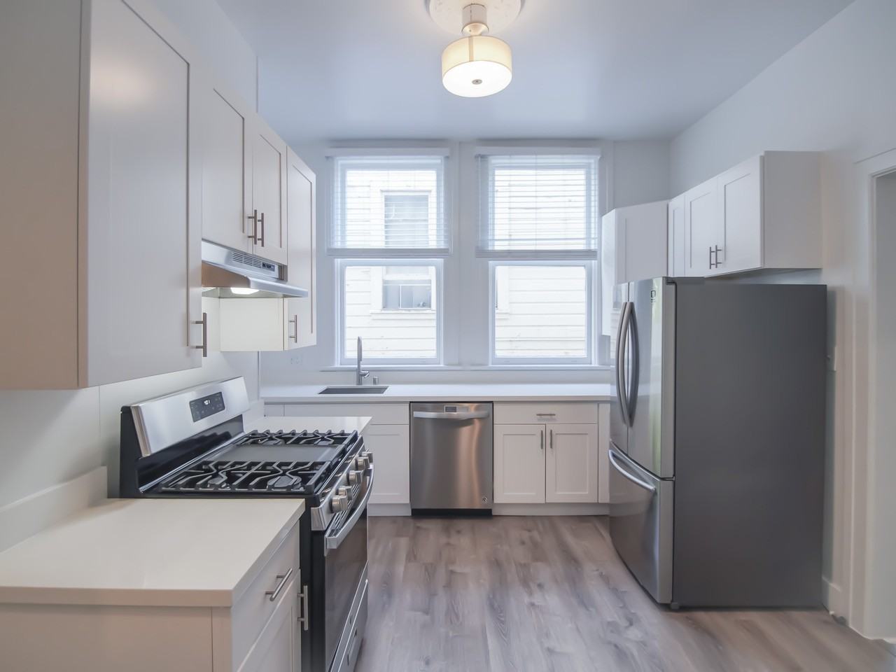 430 Oak St #430 - Photo 2 of 23