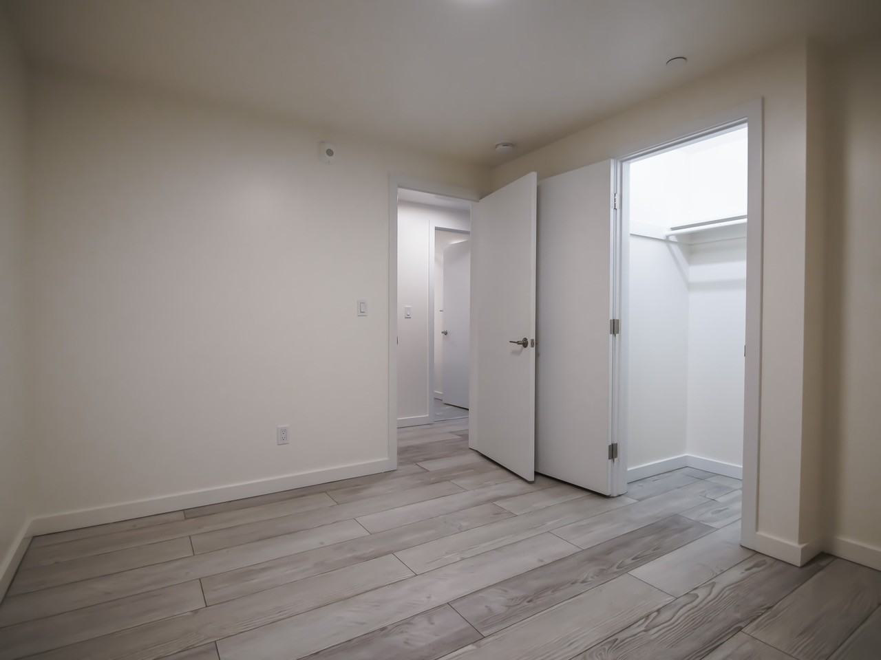 533 Clayton St #7 - Photo 5 of 10