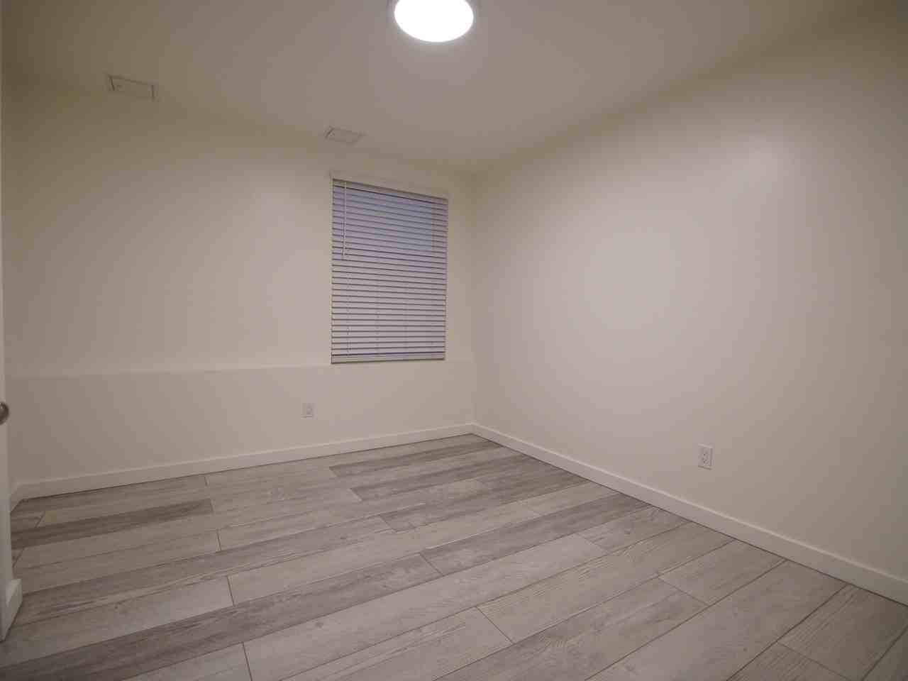 533 Clayton St #7 - Photo 6 of 10