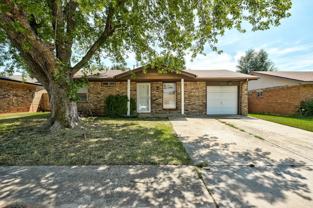830 W Perry Dr - Photo 1 of 1
