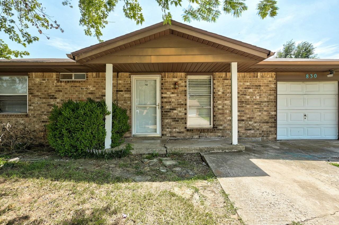 830 W Perry Dr - Photo 4 of 27