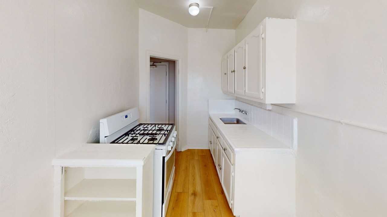 BU2 - 625 Burlington Apts - Photo 5 of 18