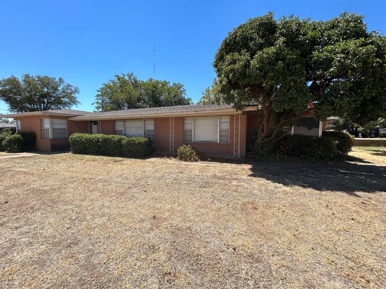 8302 Interstate 27 - Photo 3 of 25