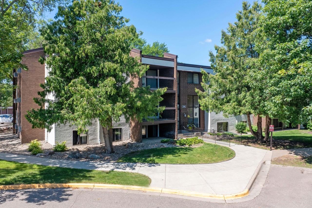 1596 Millpond Court - Photo 4 of 8