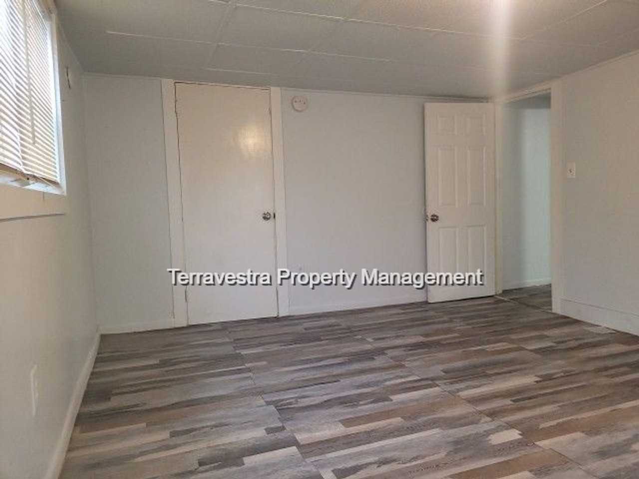 422 North High Street - Photo 3 of 12