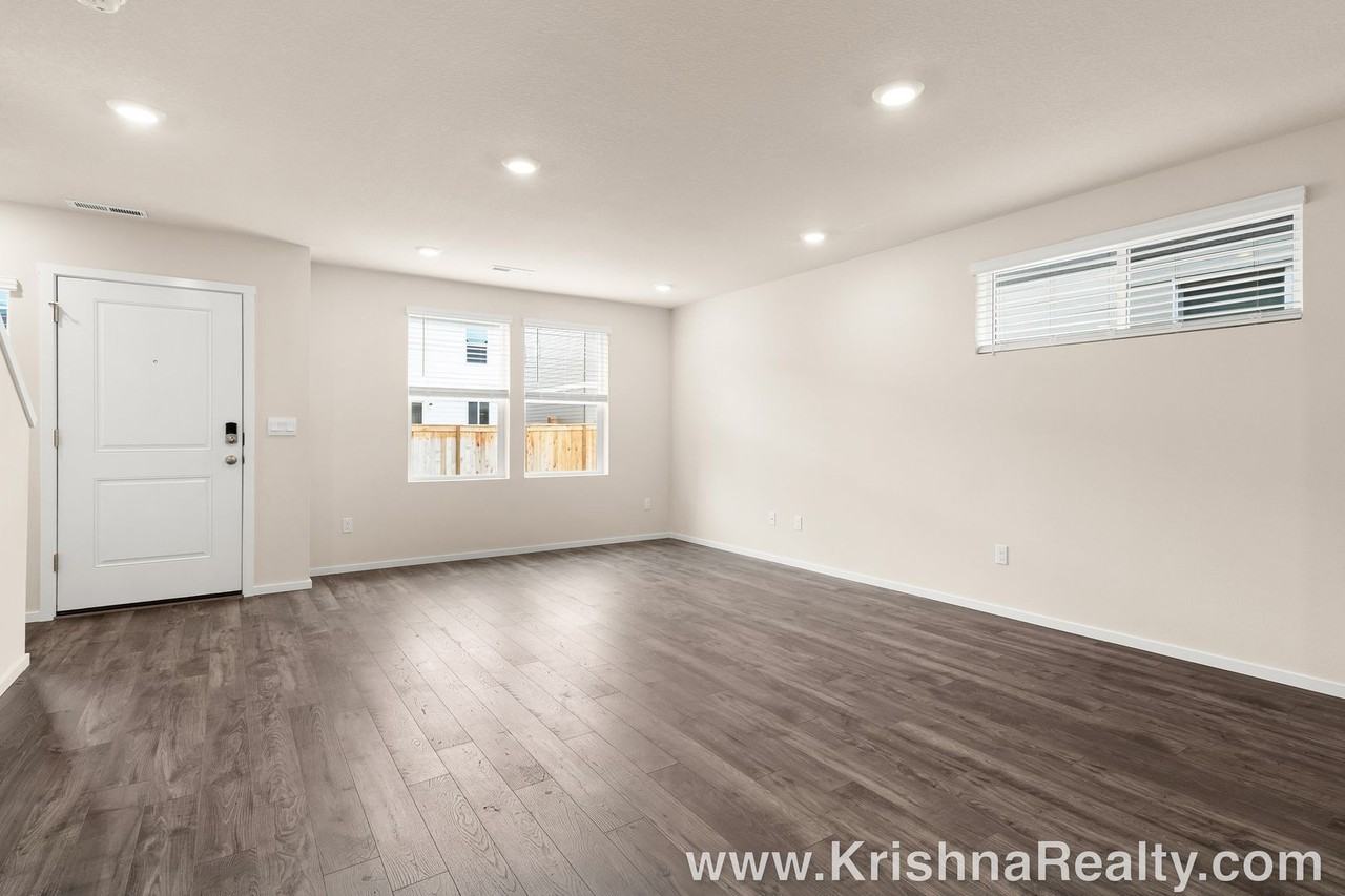 10615 Ne 120th Pl - Photo 5 of 21