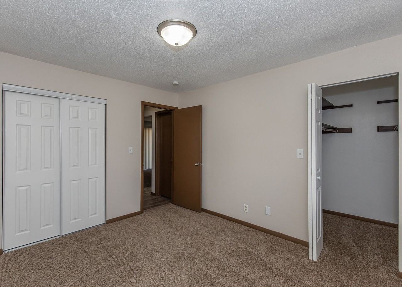 Sycamore Street Apartments - Photo 4 of 34