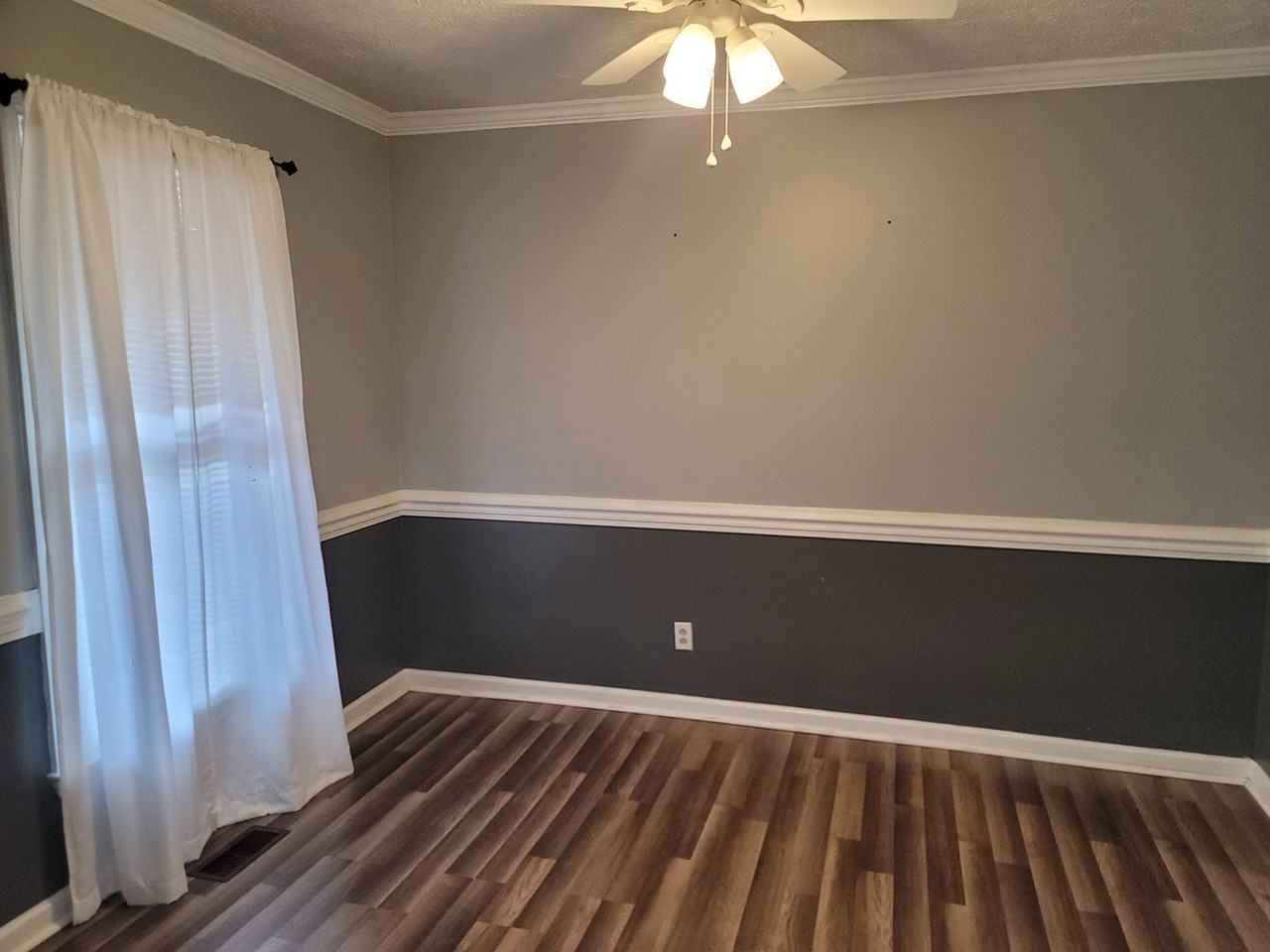 5046 Summer Ridge Rd - Photo 3 of 13