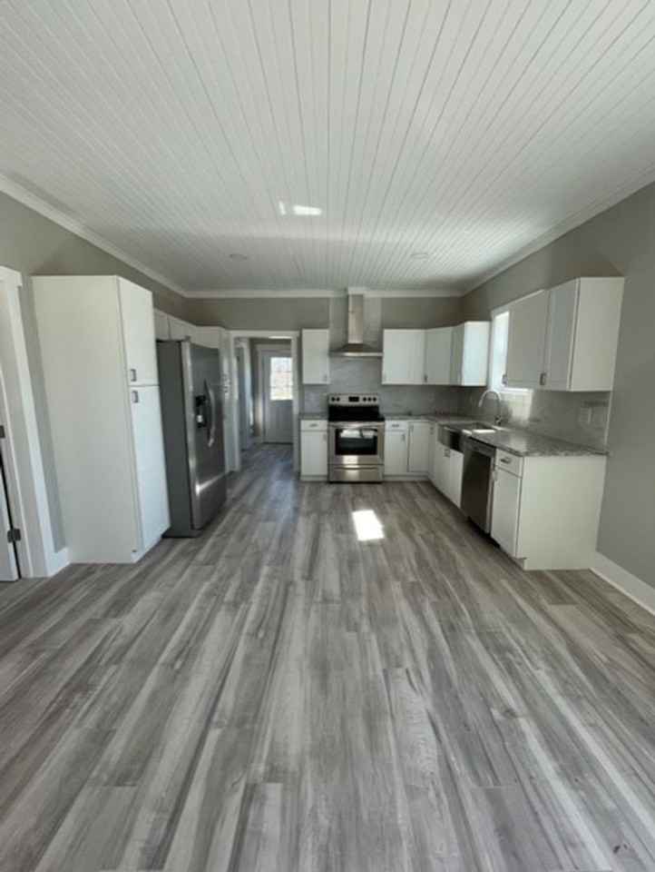 4022 Old Buncombe Rd - Photo 3 of 10