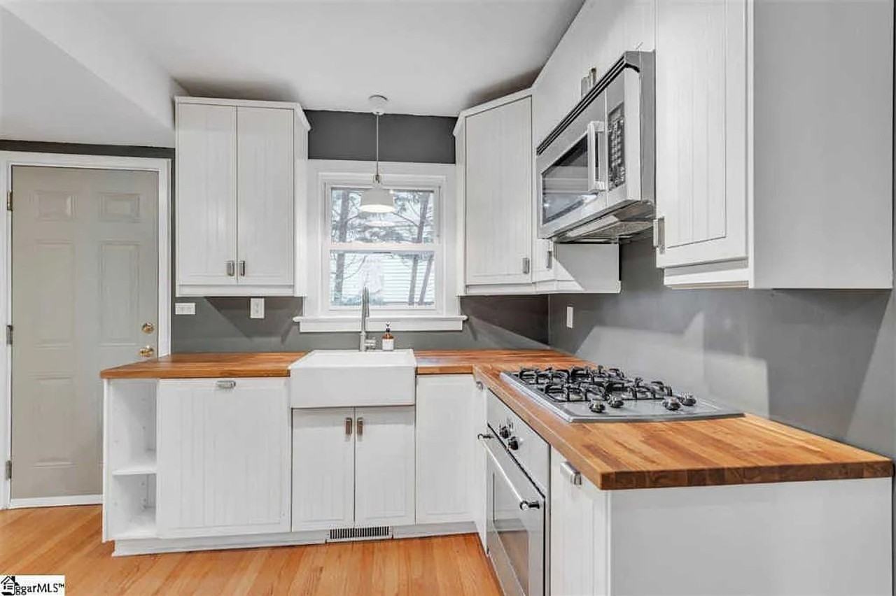 231 W Hillcrest Dr - Photo 3 of 6