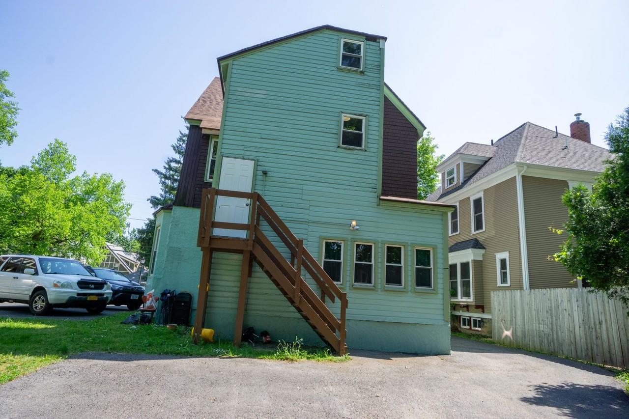 209 Harvard Pl - Photo 6 of 22