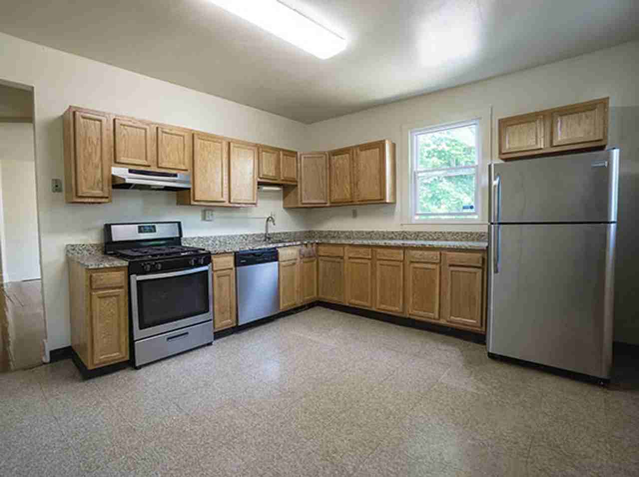 315 Greenwood Pl - Photo 2 of 21