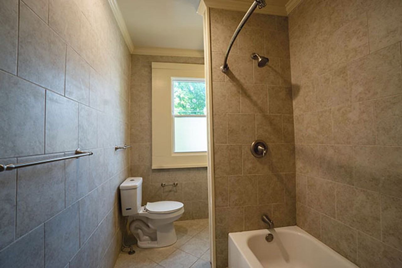 315 Greenwood Pl - Photo 4 of 21