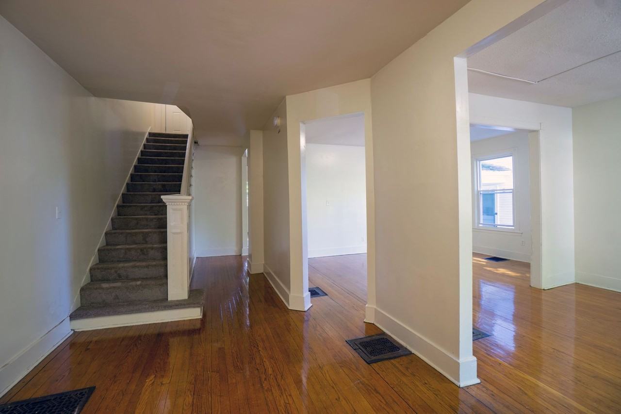 317 Greenwood Pl - Photo 3 of 22