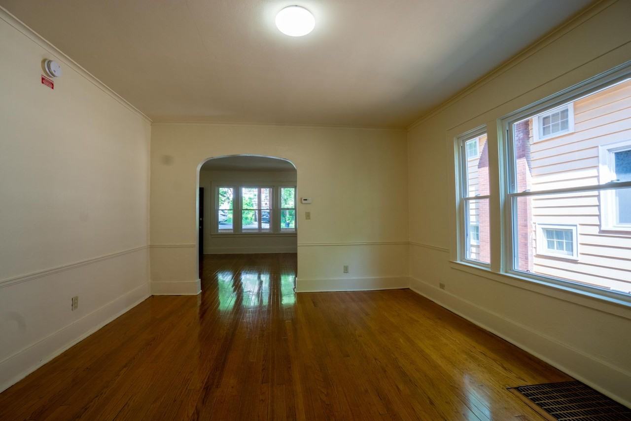 853 Maryland Ave - Photo 5 of 23