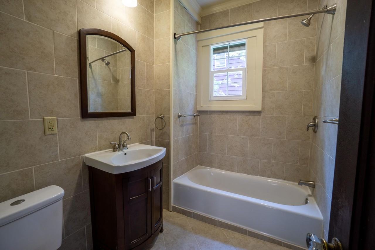 853 Maryland Ave - Photo 6 of 23