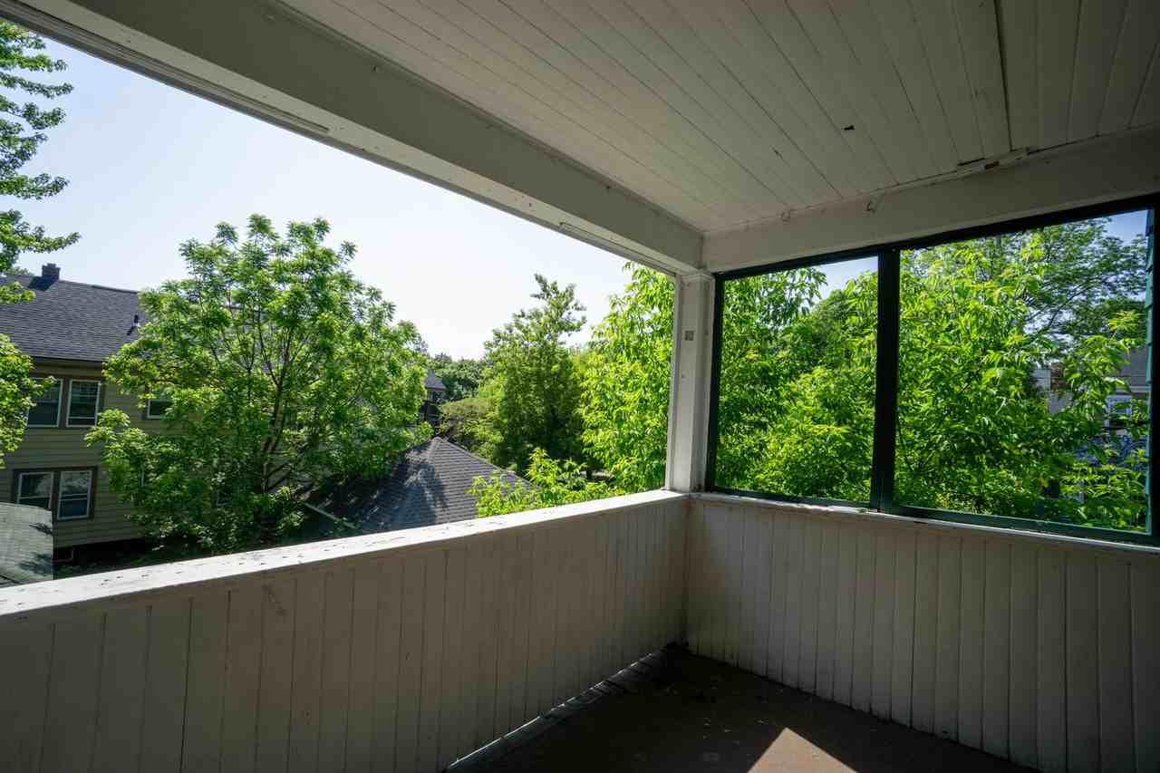 971 Lancaster Ave - Photo 3 of 36