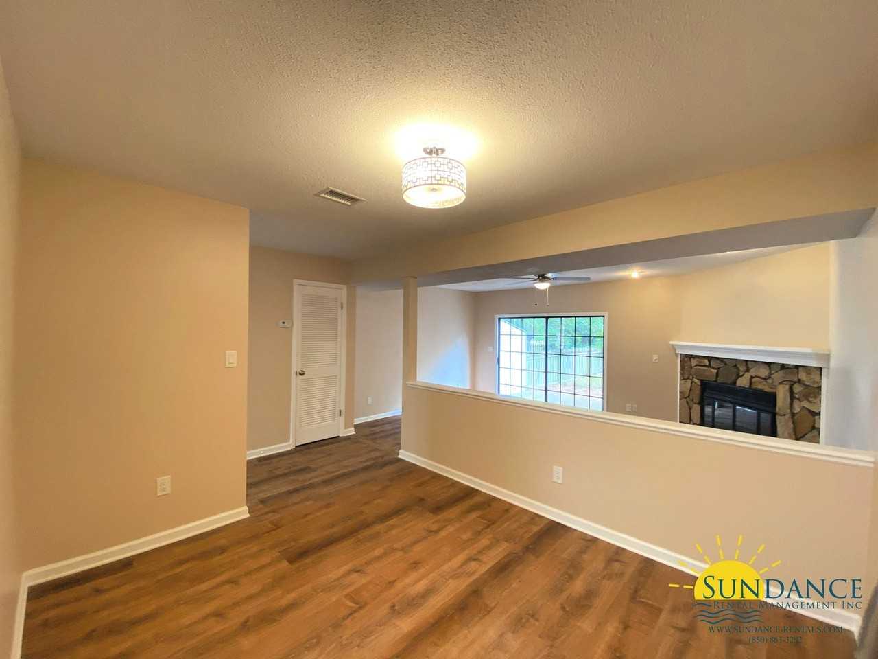222 Cloverdale Blvd Unit D - Photo 2 of 15