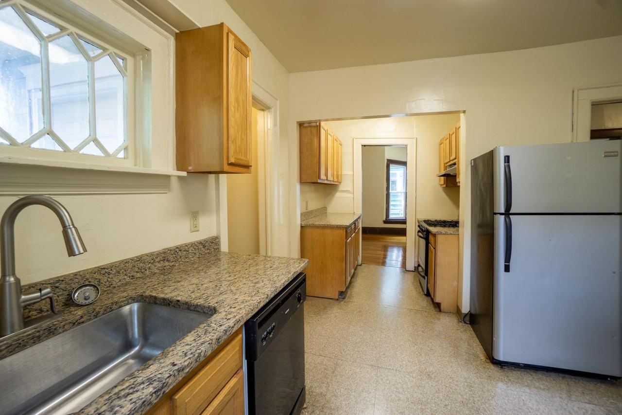 108 Avondale Pl - Photo 2 of 27