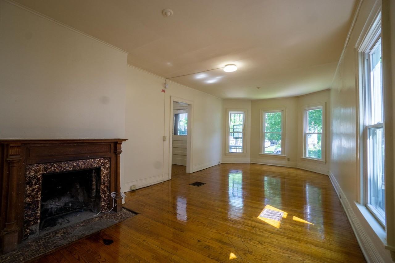 116 Victoria Pl - Photo 4 of 39