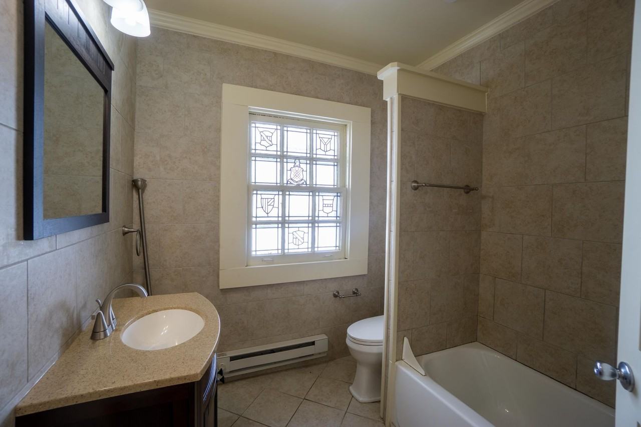 118 Victoria Pl - Photo 4 of 30