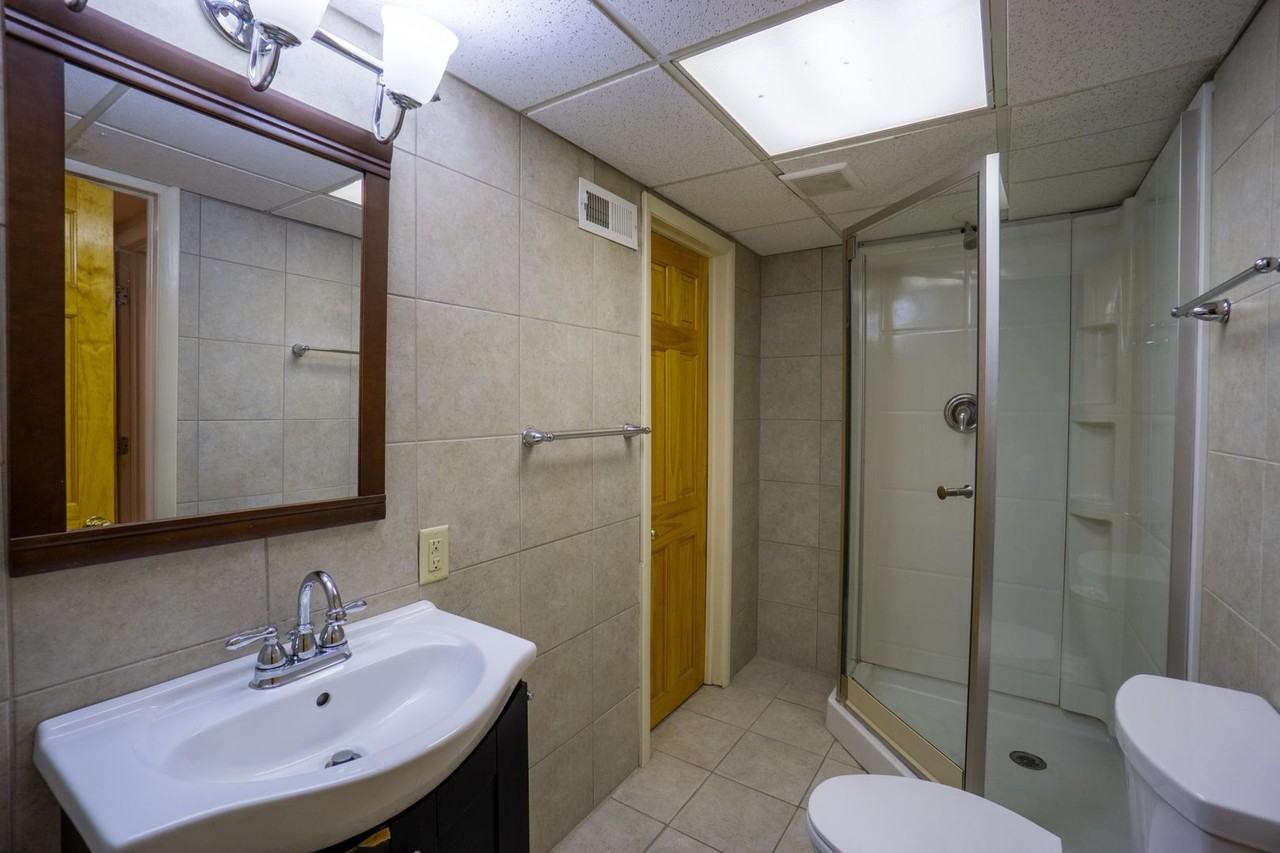 1335 Madison St - Photo 4 of 37