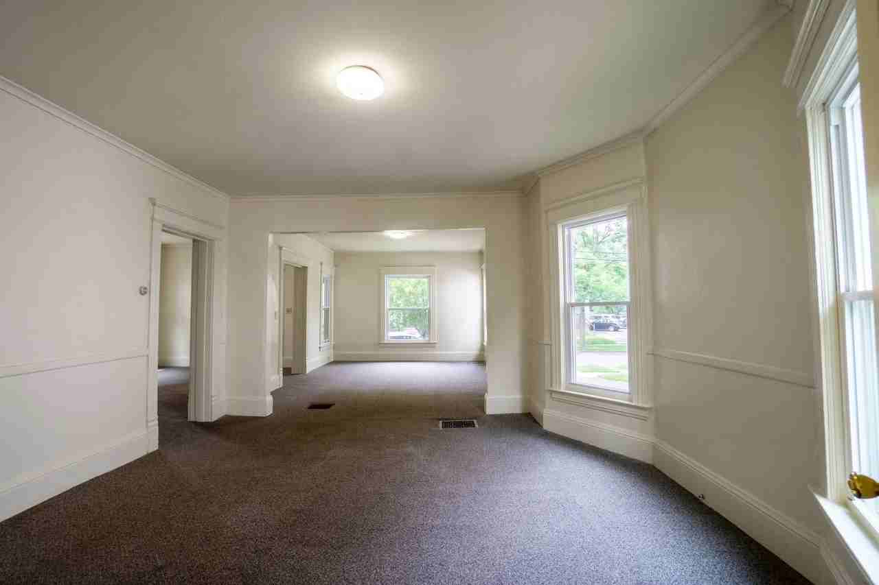 204 Harvard Pl - Photo 3 of 21