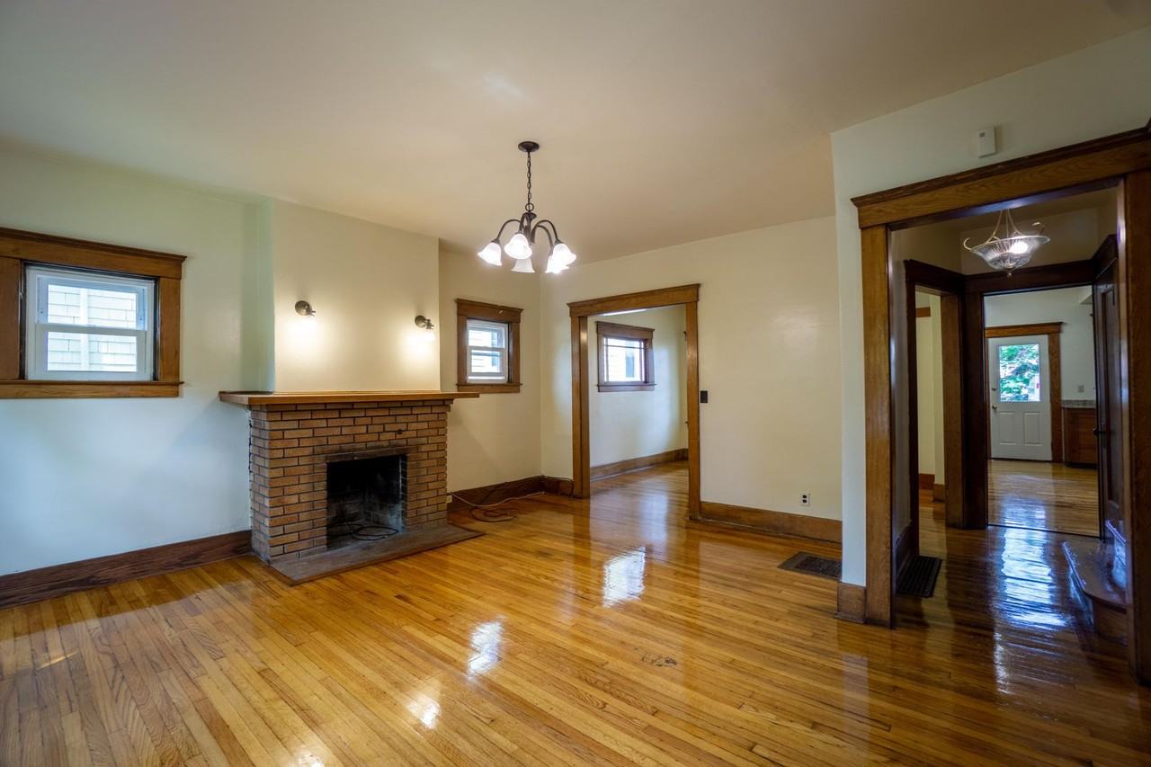 225 Lennox Ave - Photo 5 of 25