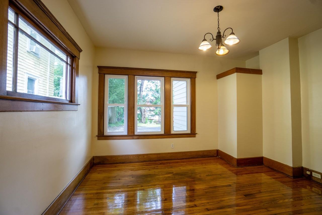 225 Lennox Ave - Photo 6 of 25