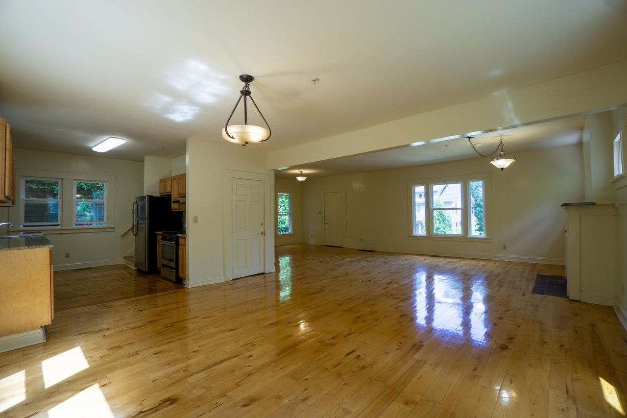 250 Greenwood Pl - Photo 5 of 20