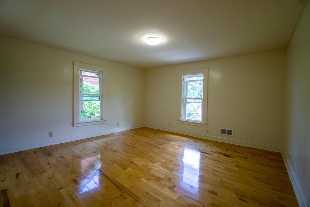250 Greenwood Pl - Photo 6 of 20