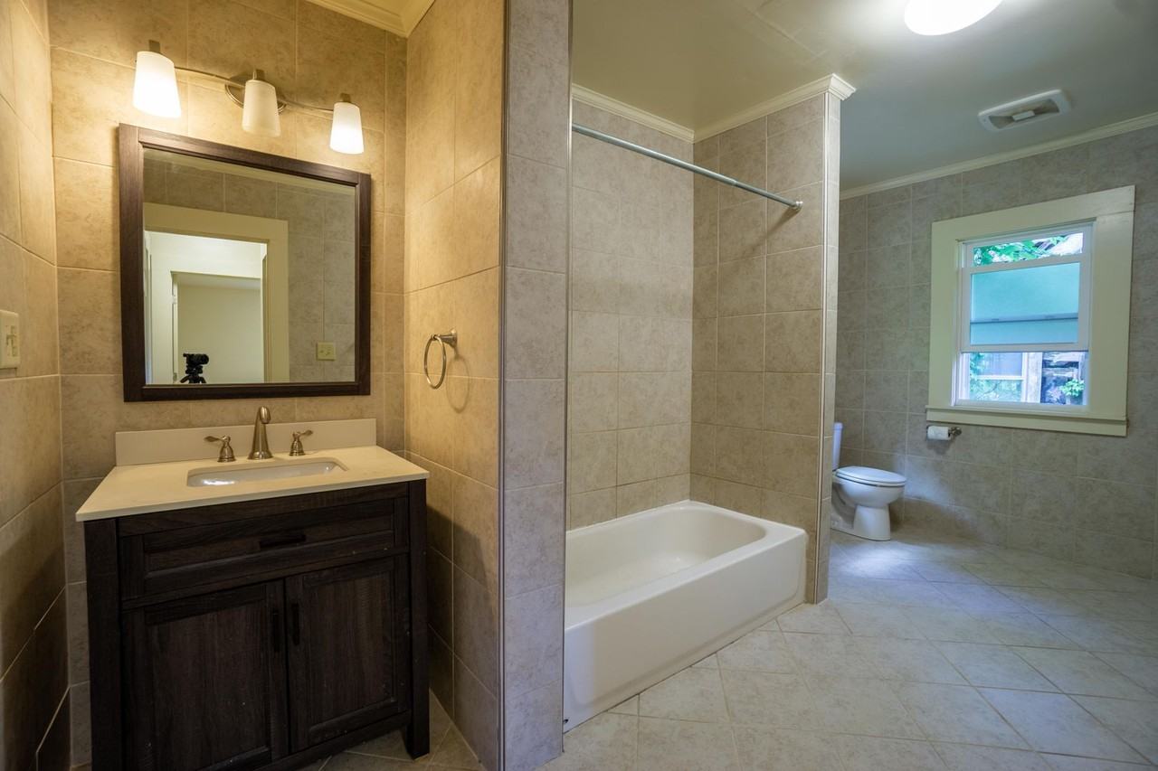 250 Greenwood Pl - Photo 7 of 20
