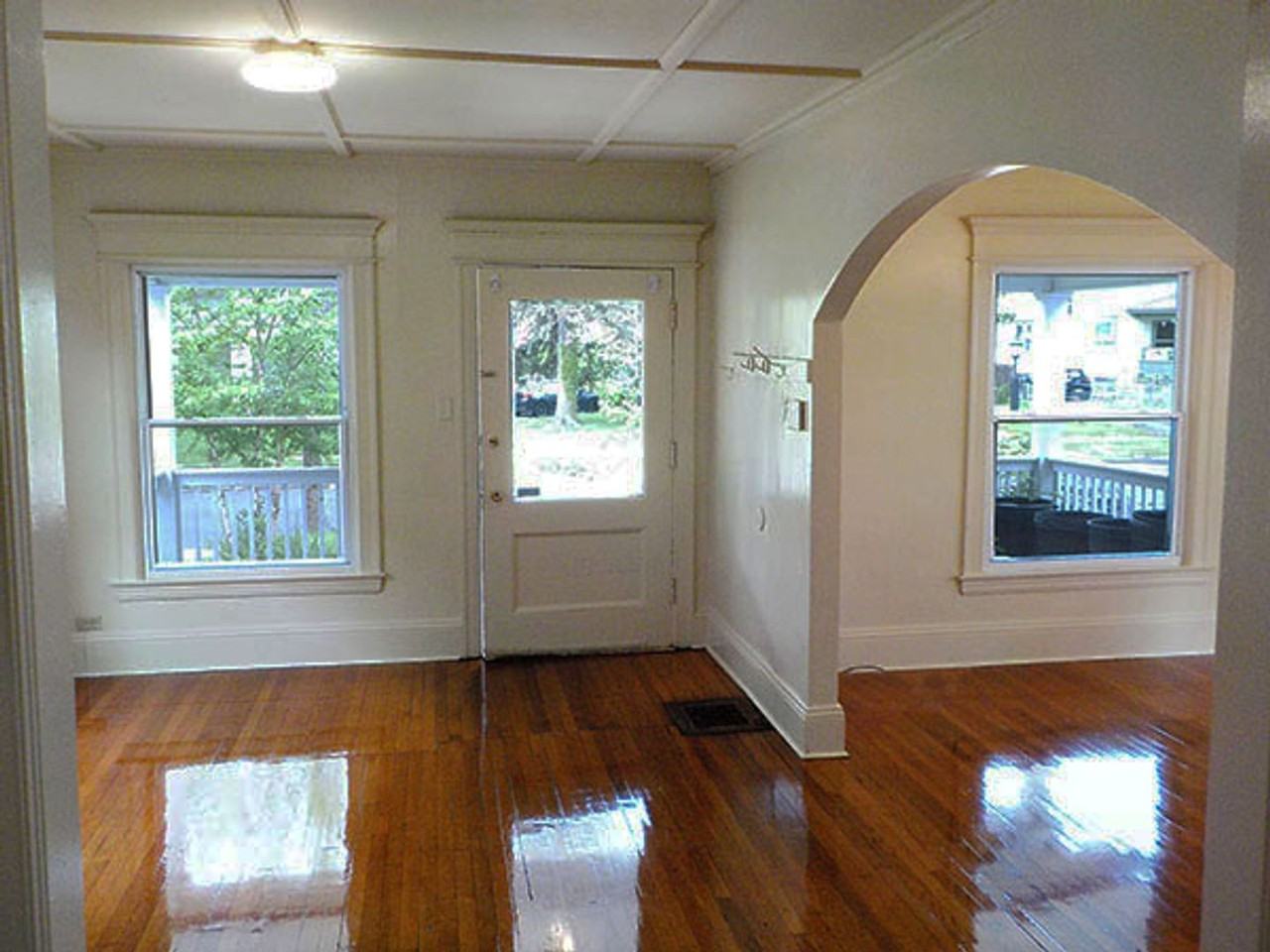 515 Allen St - Photo 3 of 27