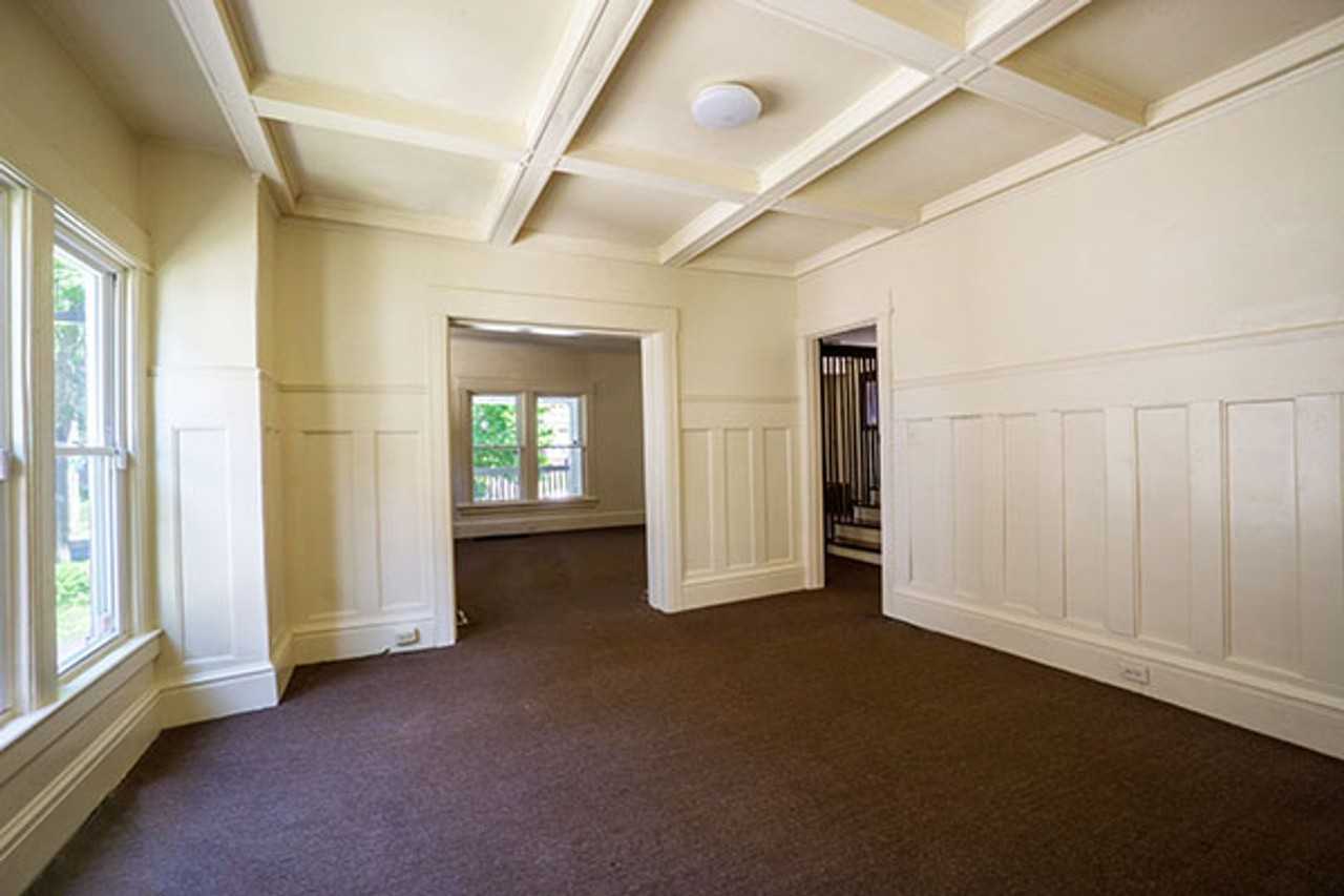 706 Euclid Ave - Photo 3 of 35
