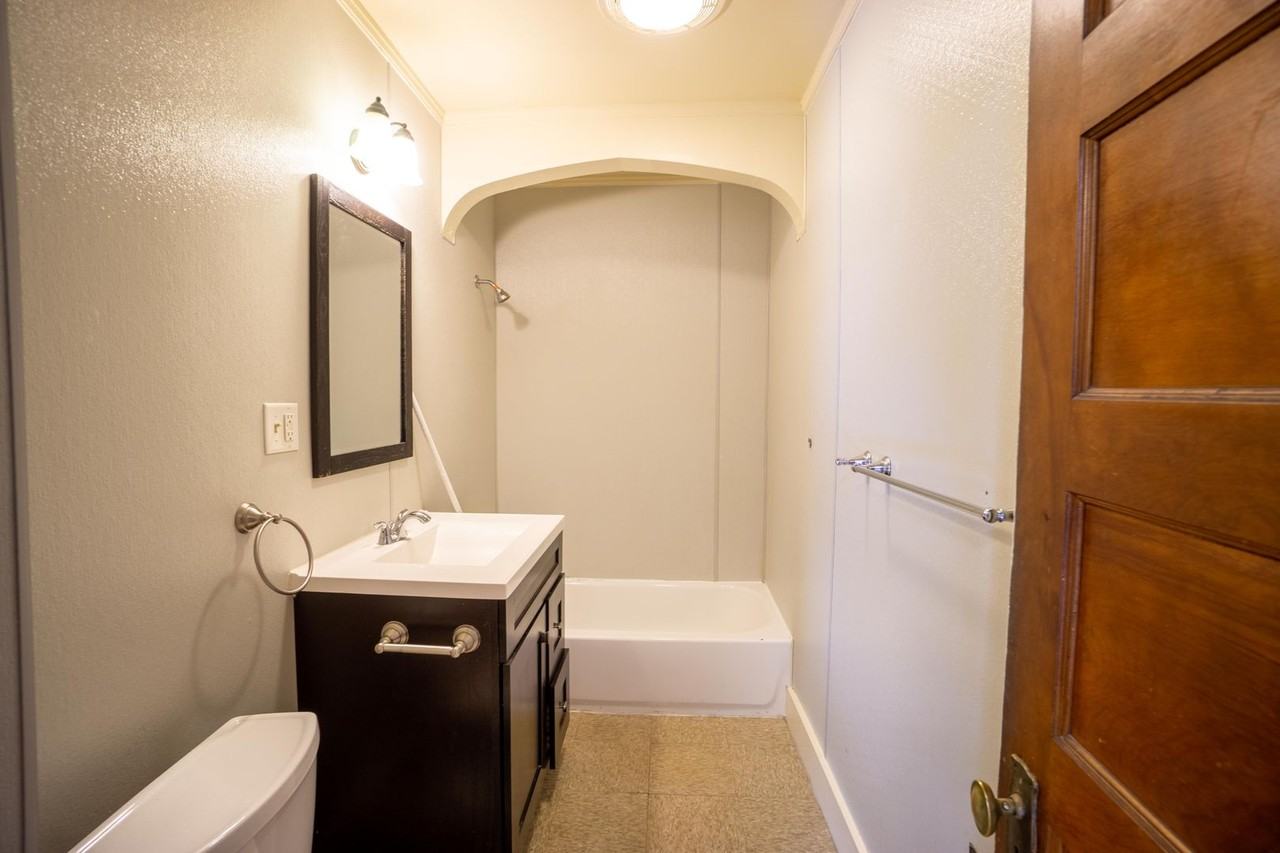 817 Euclid Ave - Photo 6 of 33