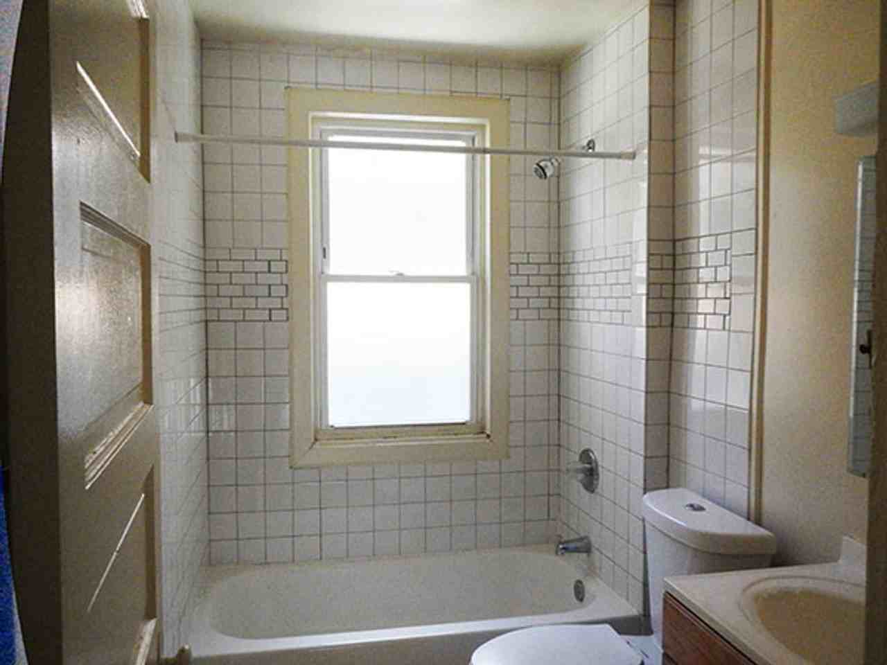 909 Lancaster Ave - Photo 7 of 41