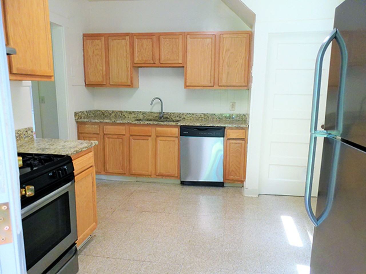 948 Ackerman Ave - Photo 2 of 50