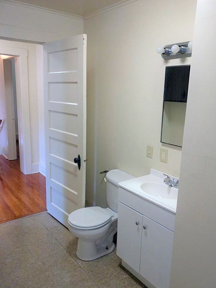 948 Ackerman Ave - Photo 5 of 50