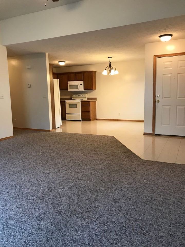 2417 W Deerfield St - Photo 5 of 17