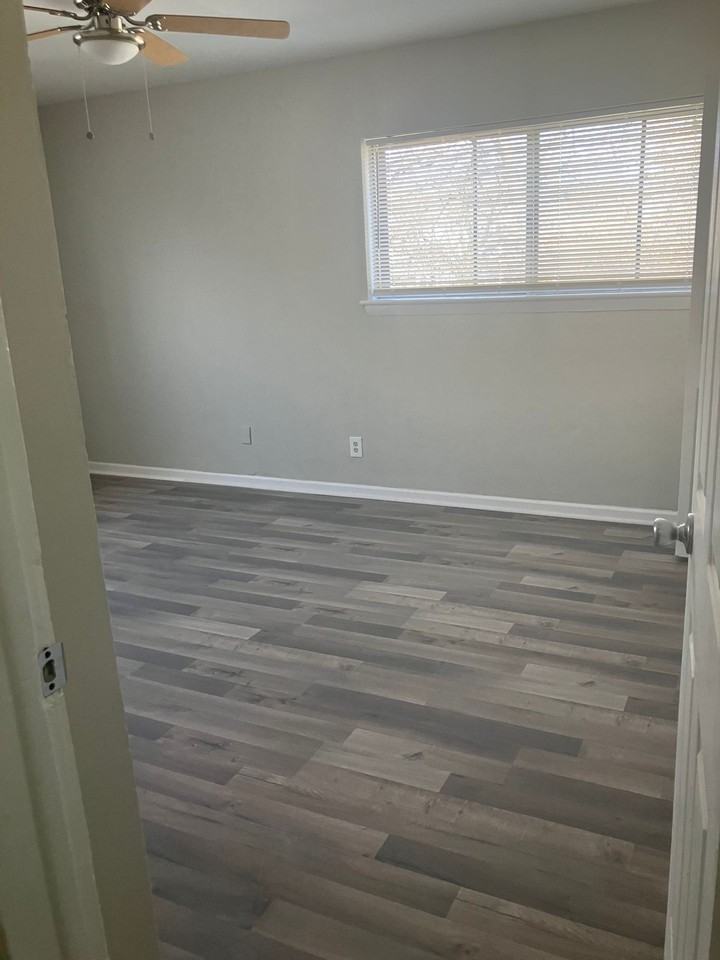 3600 Newport Avenue - Photo 3 of 9