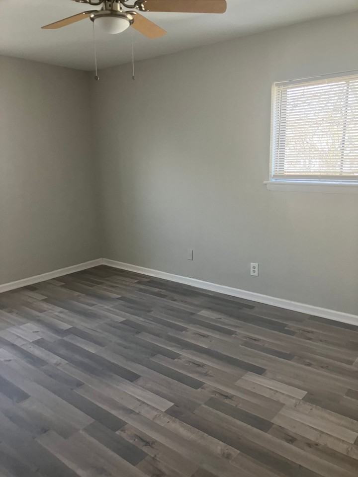 3600 Newport Avenue - Photo 5 of 10