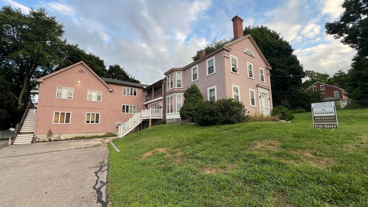 712 Central Ave - Photo 2 of 3