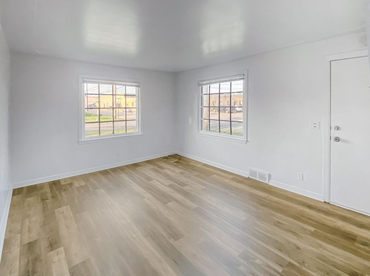 01730 - Averill135-137 - Photo 2 of 7