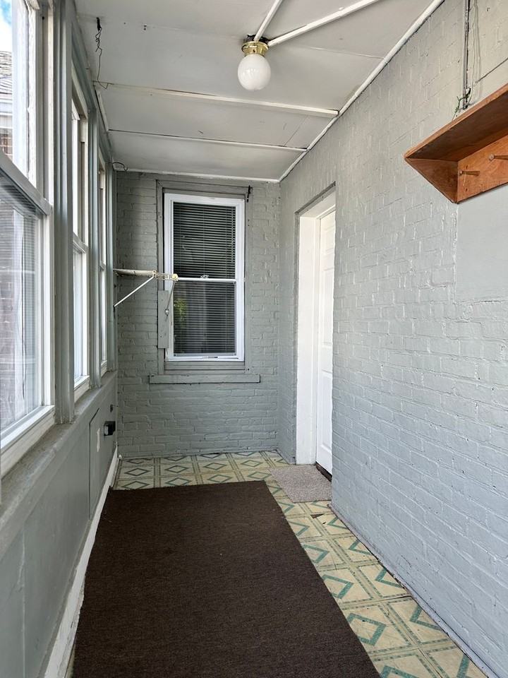 827 Lehman Street - Photo 3 of 9