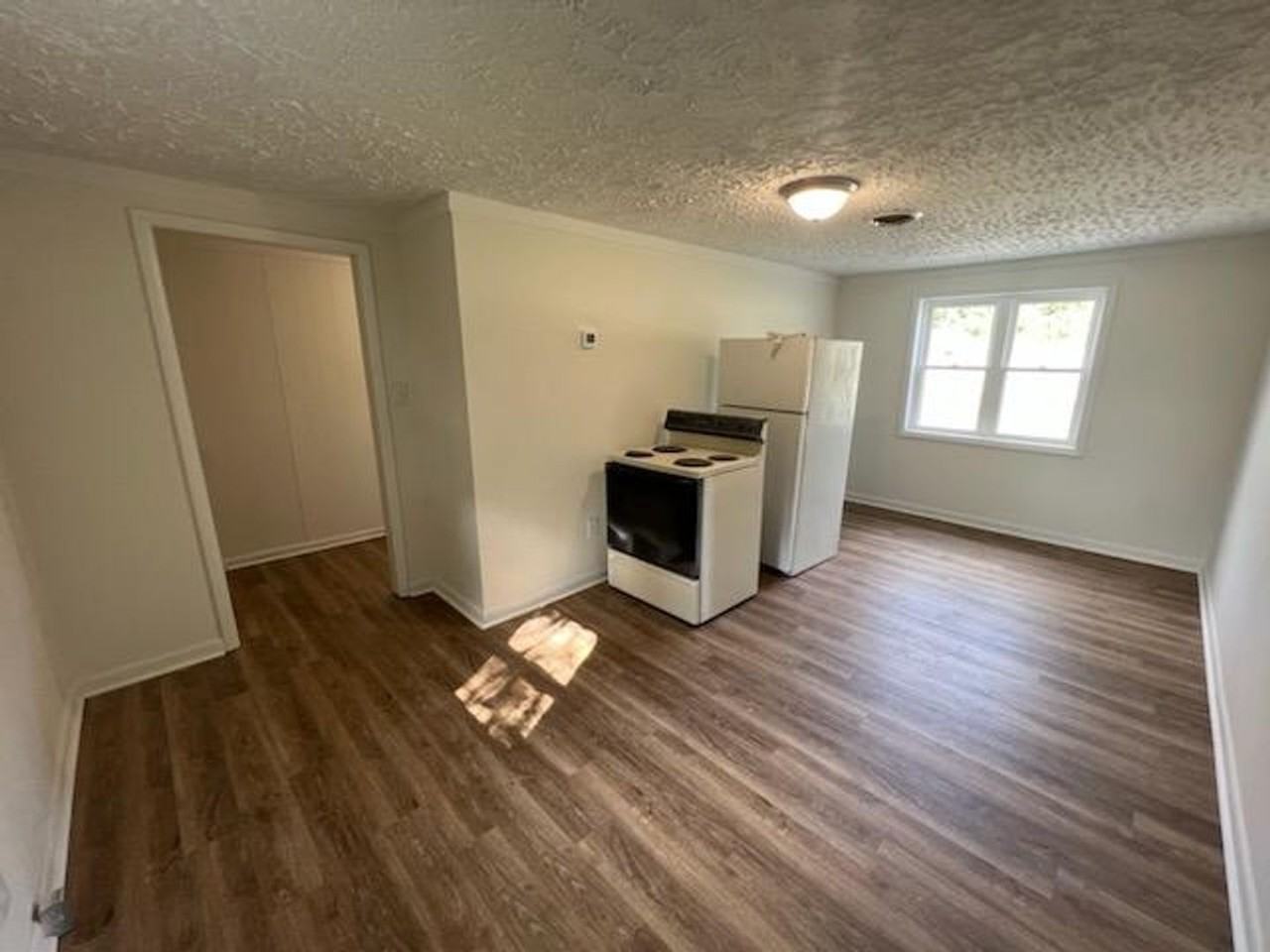4437 Blue Ridge Blvd - Photo 2 of 6